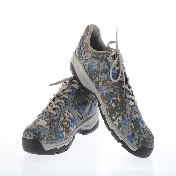 Casual camo shoes with non-slip rubber soles for men